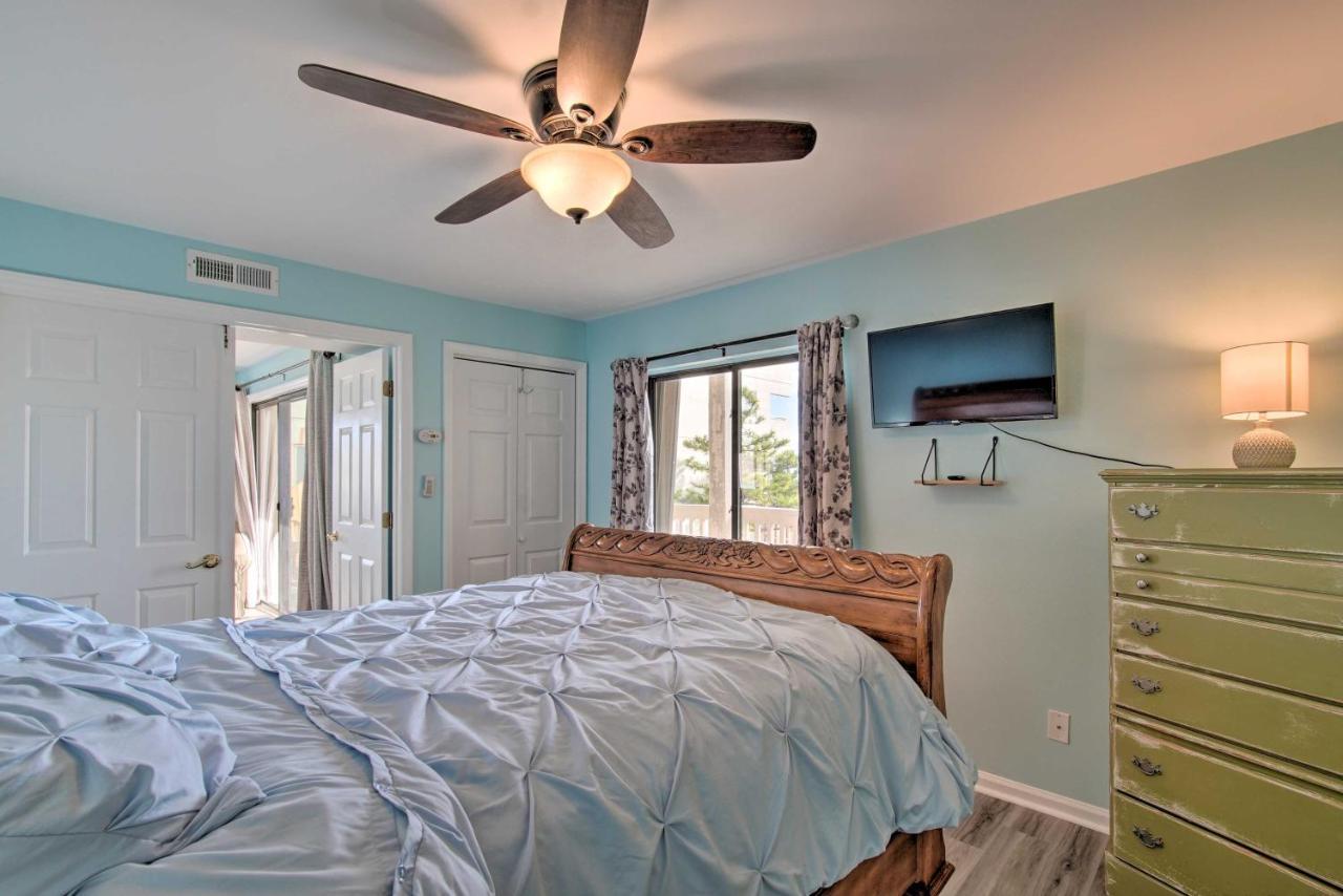 Ocean-View Condo With Deck, Steps To Carolina Beach! Exterior photo